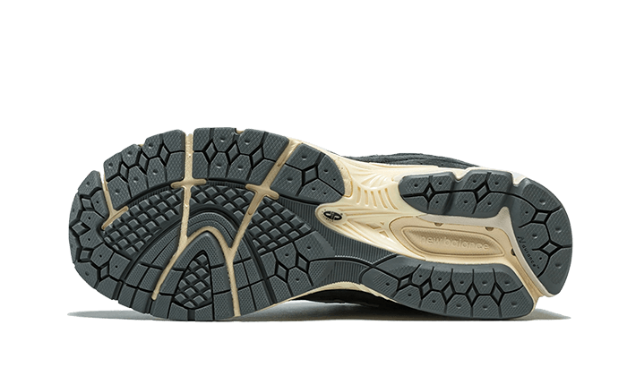 2002R Black Dark Grey (M2002RHO) - 38 EU - 5.5 US - Gray | SOSUKICKS