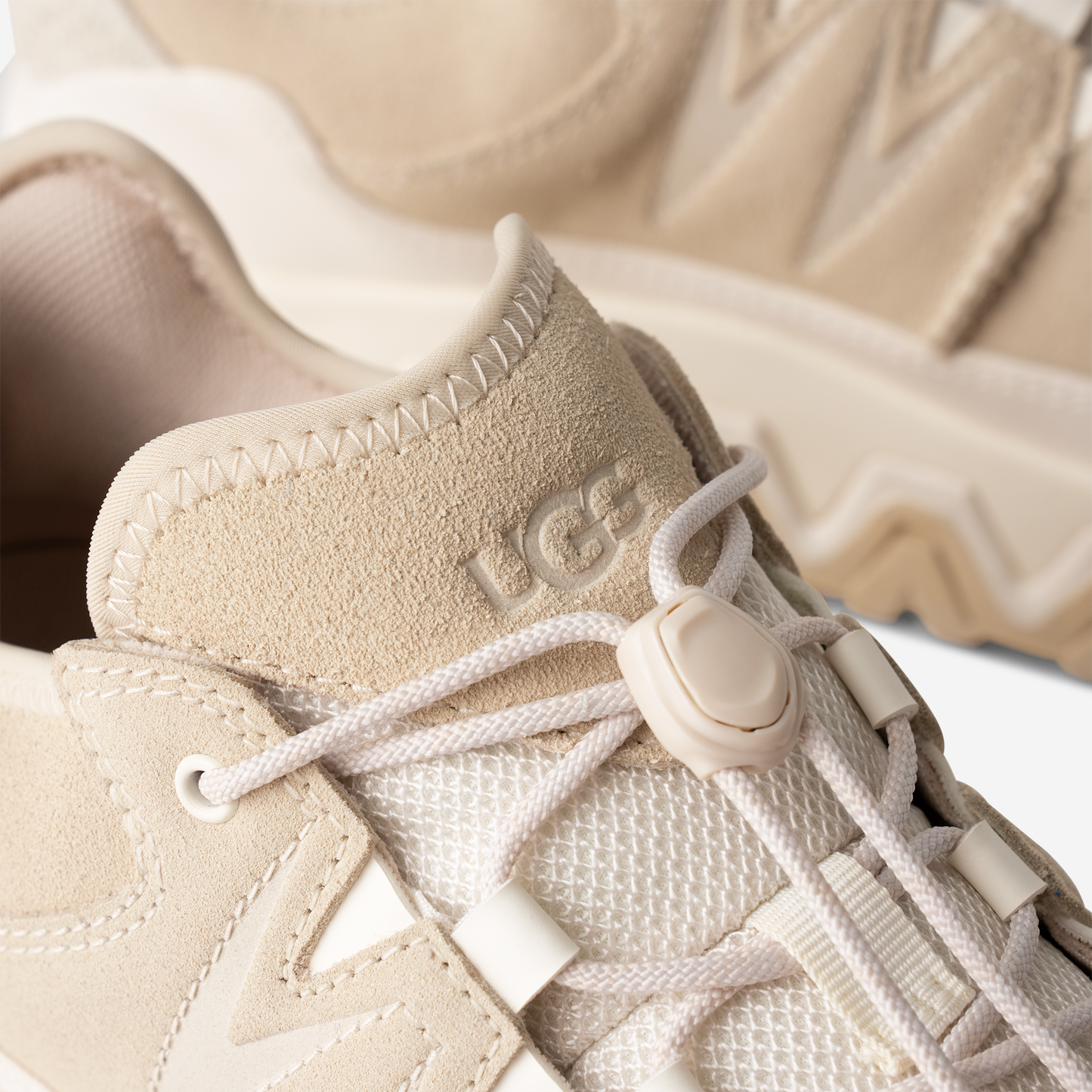 UGG CapTrail Low Light Beige