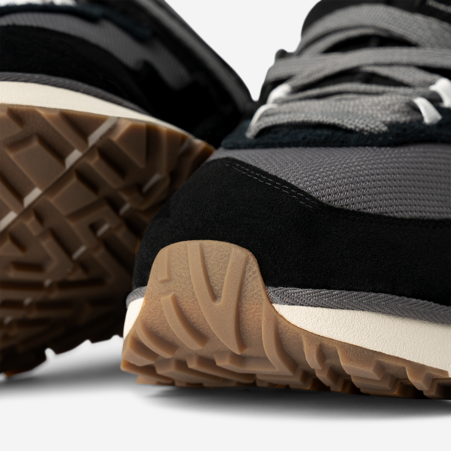 UGG RetroFi Low Black