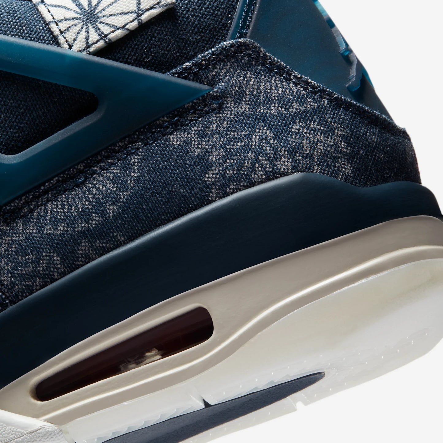 Jordan 4 Retro SE Sashiko