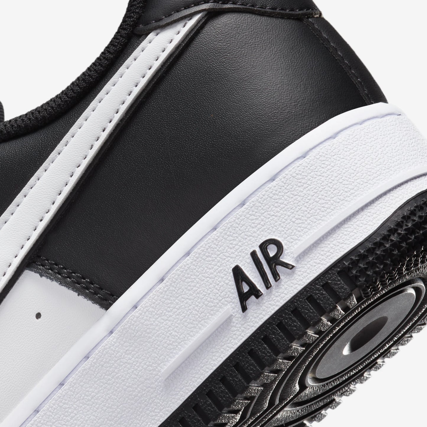 Nike Air Force 1 Low '07 White Swoosh Panda