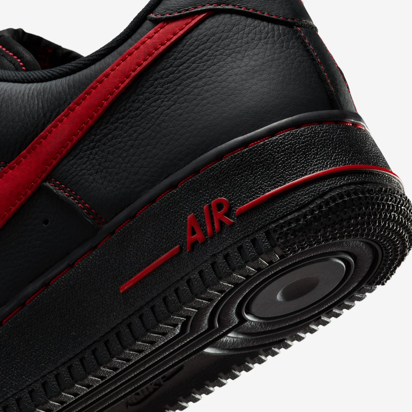 Nike Air Force 1 Low '07 LV8 Bred