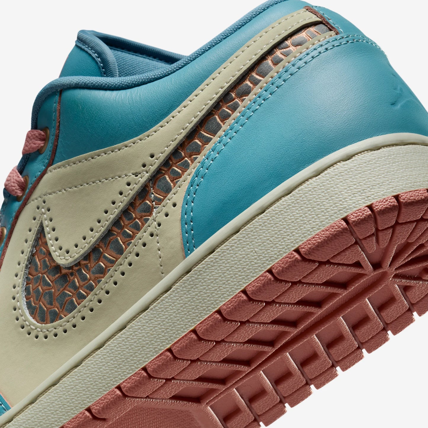Jordan 1 Low SE Somos Eternos
