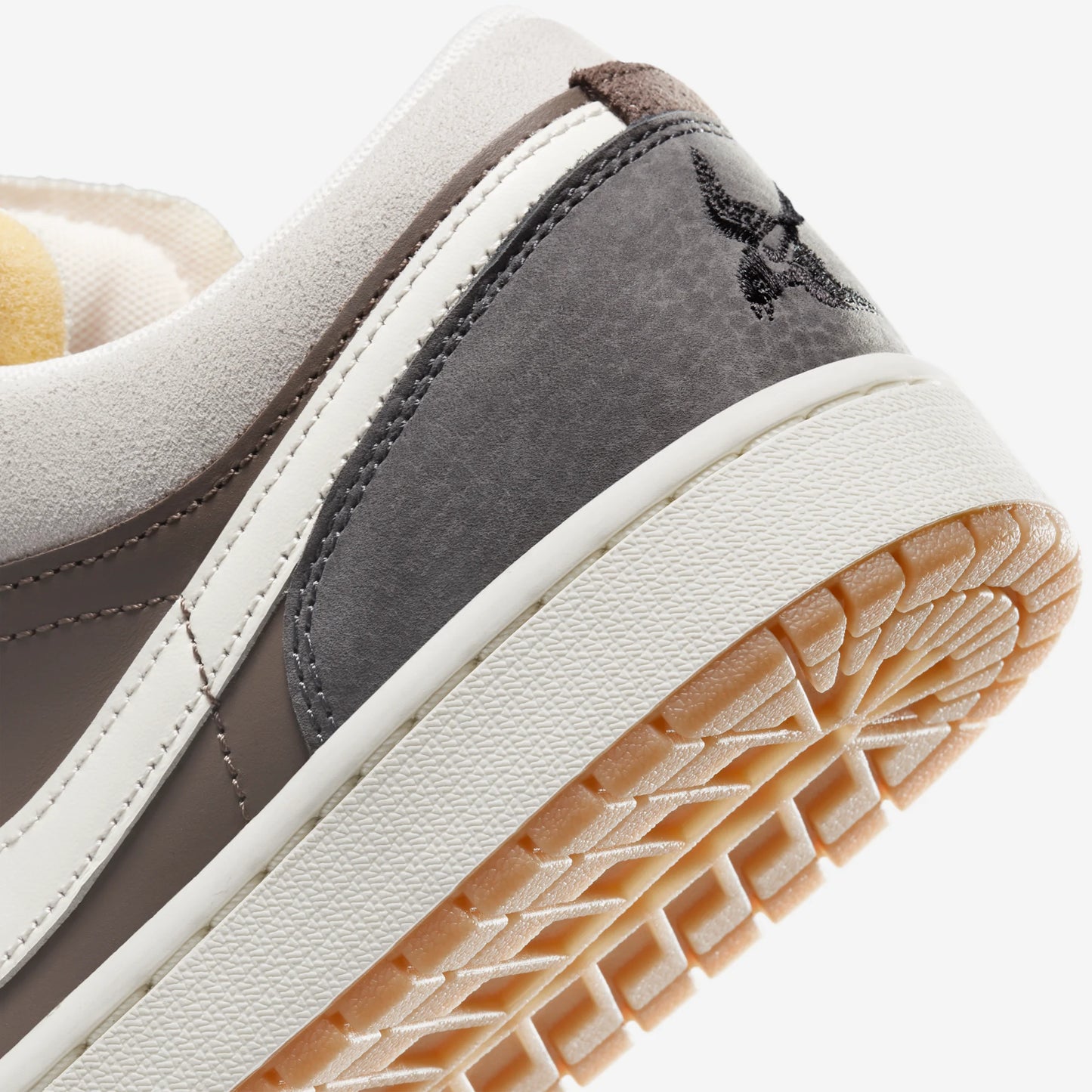 Jordan 1 Low SNKRS Day Korea Magpie (2023)