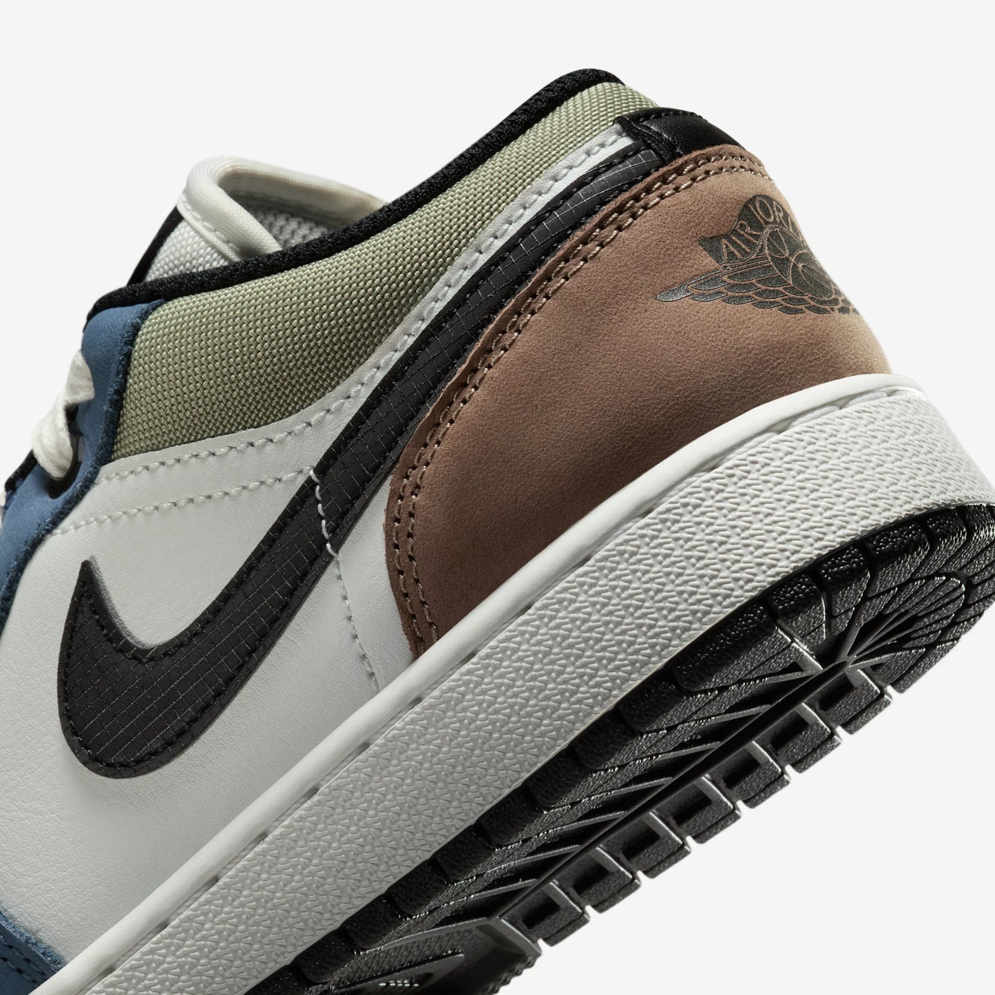 Jordan 1 Low Diffused Blue Jade Horizon (GS)