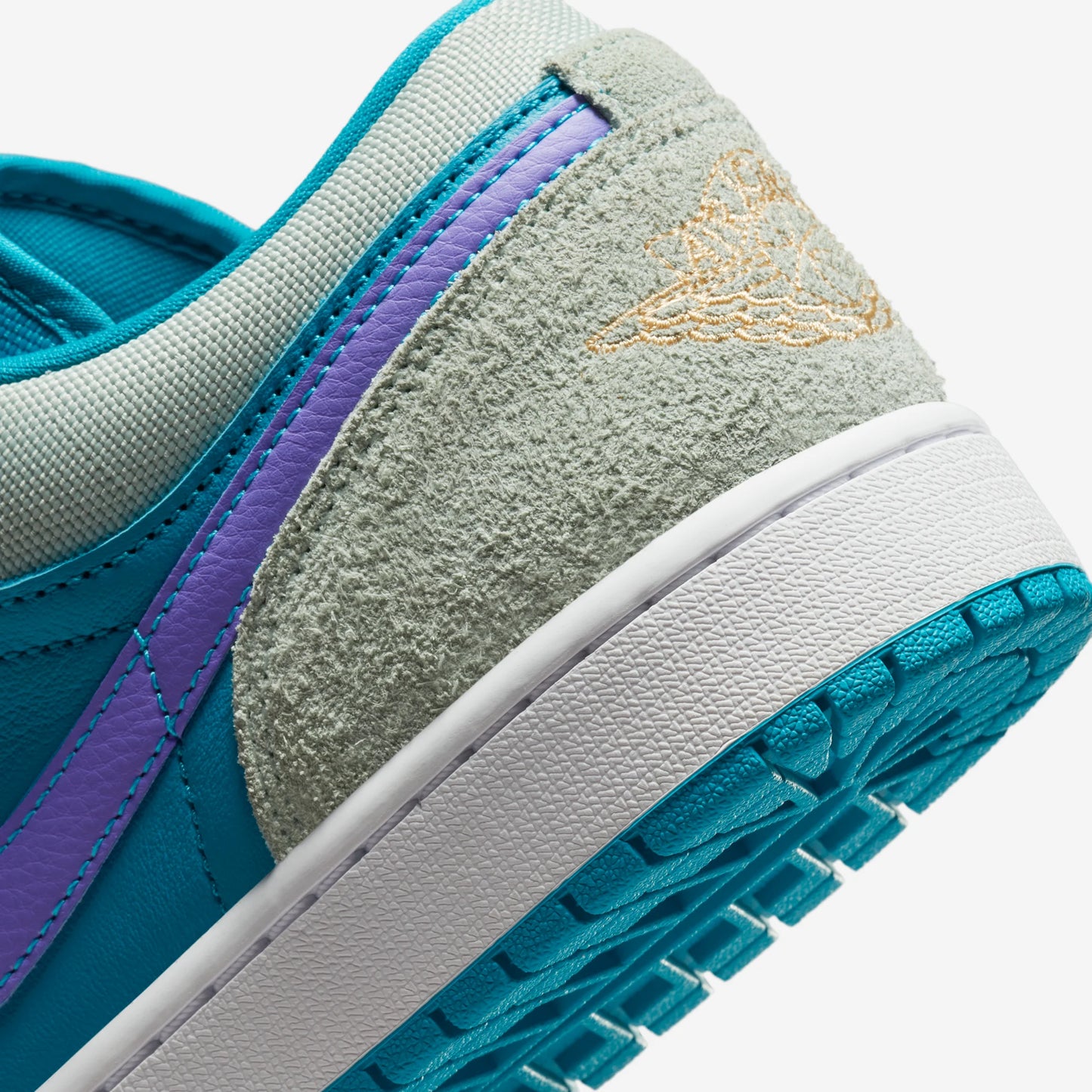 Jordan 1 Low SE Pistachio Frost Aquatone