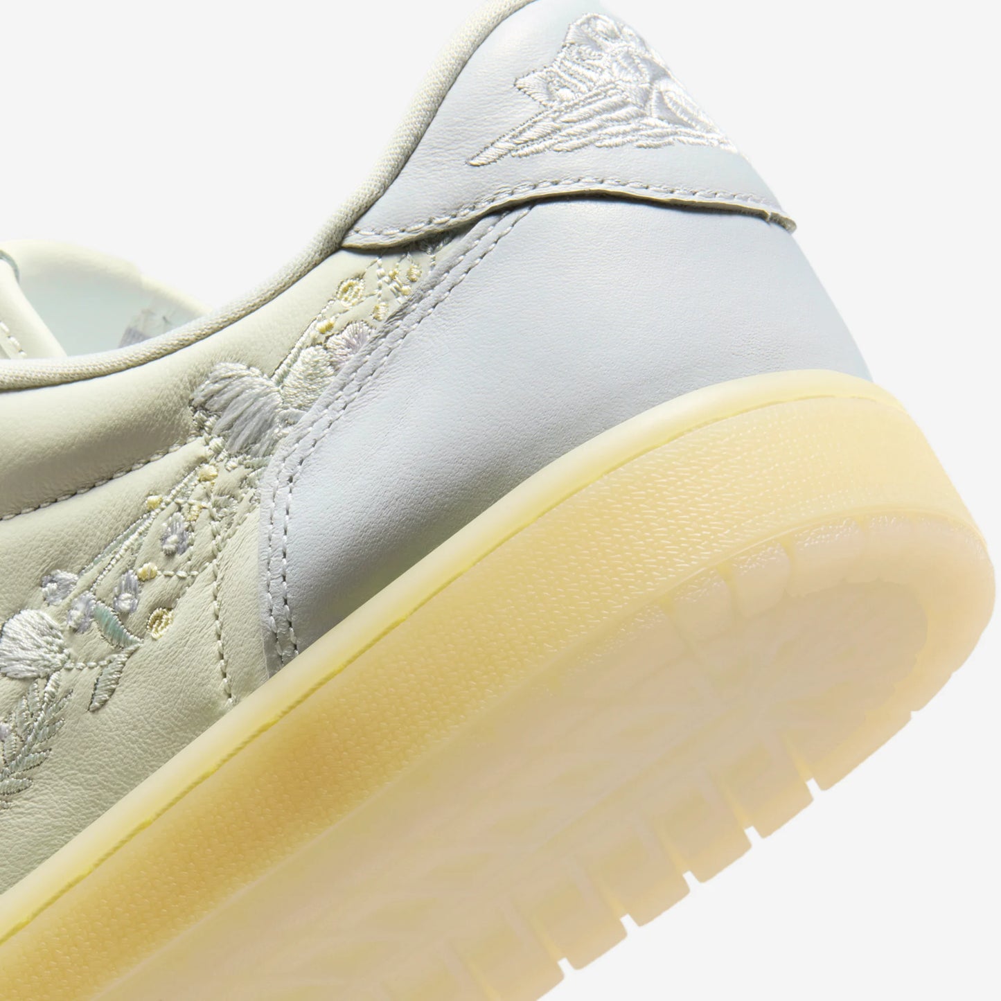 Jordan 1 Retro Low OG Rabbit Floral Swoosh