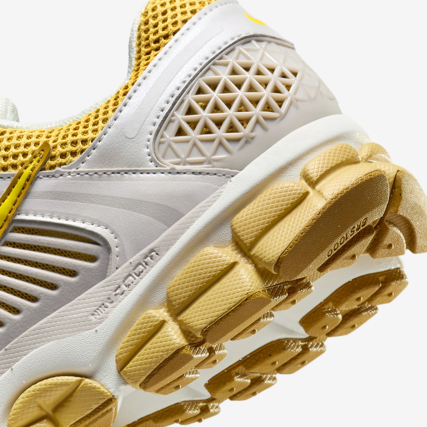Nike Zoom Vomero 5 Bronzine (Women's)