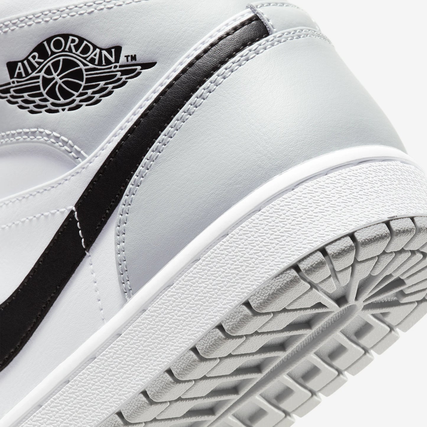 Jordan 1 Mid Light Smoke Grey