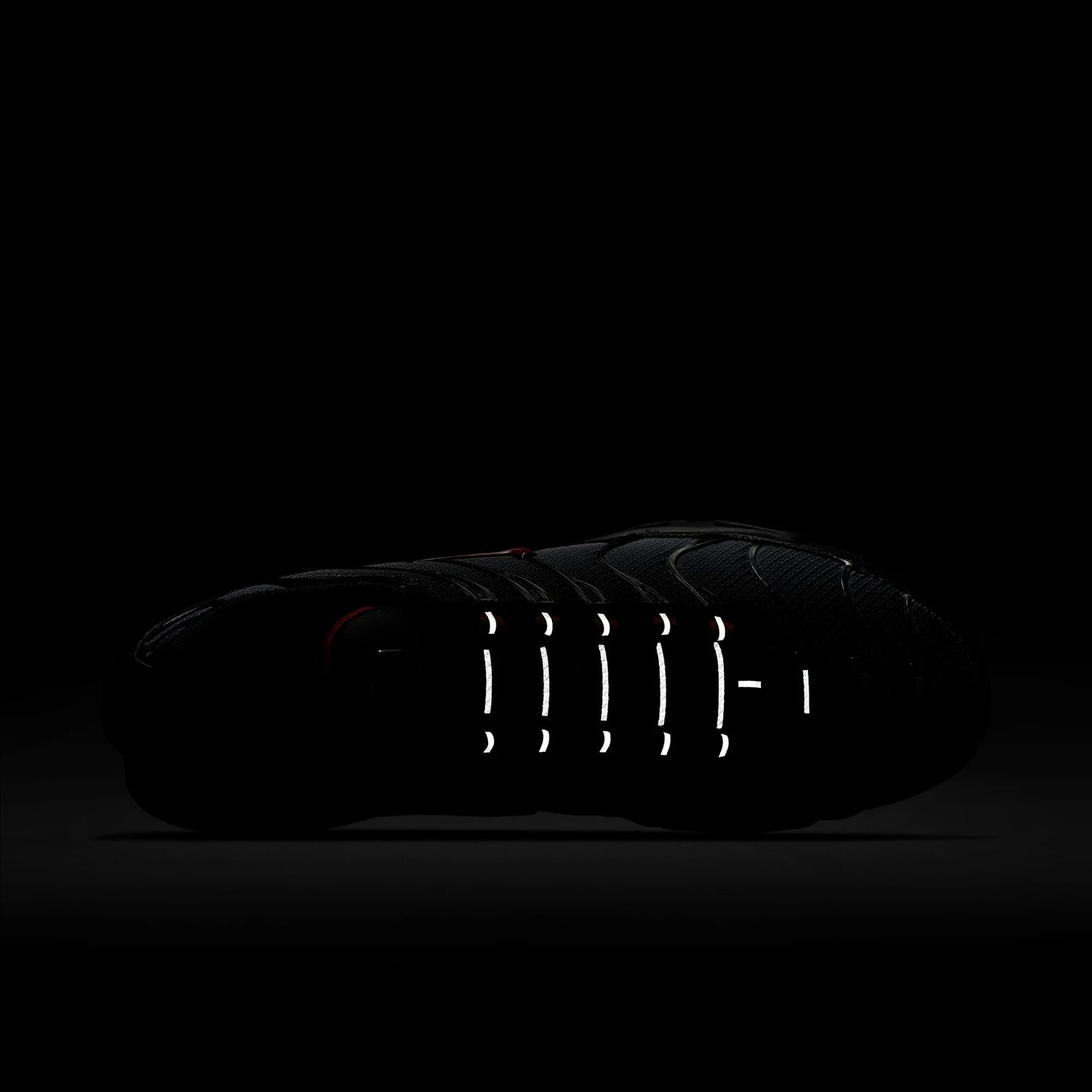 Nike Air Max Plus Black Gradient Red
