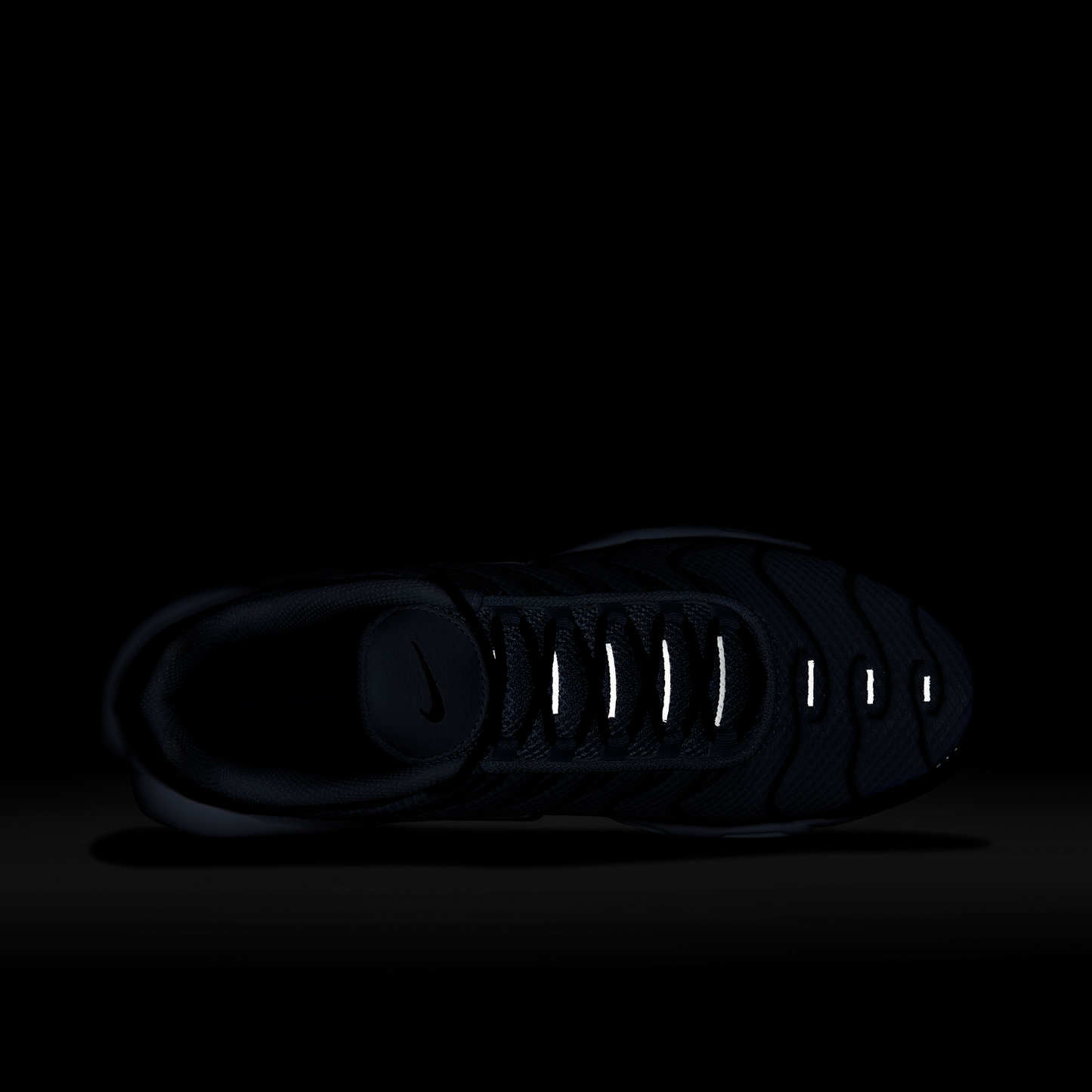 Nike Air Max Plus Photon Dust Varsity Red