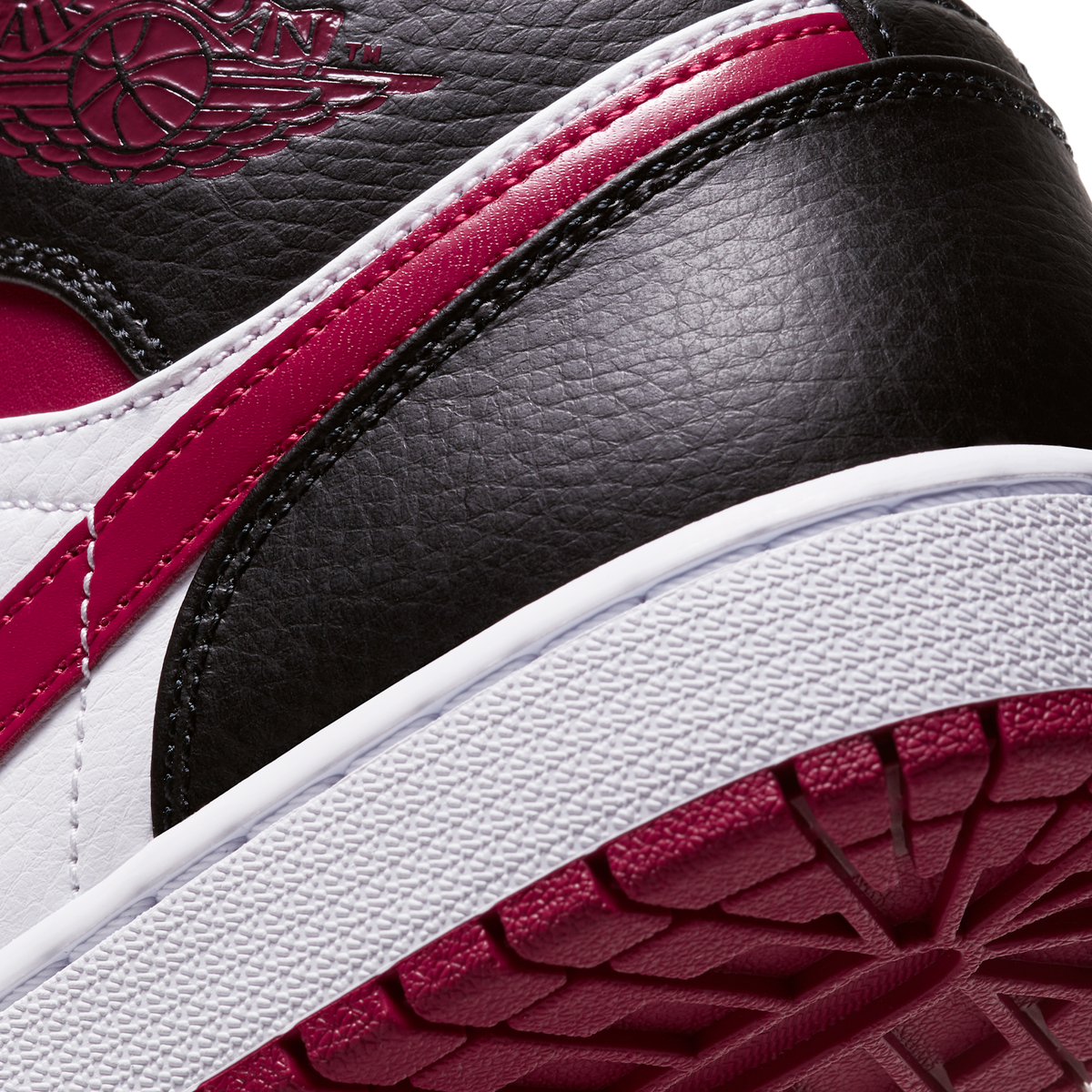 Jordan 1 Mid Bred Toe