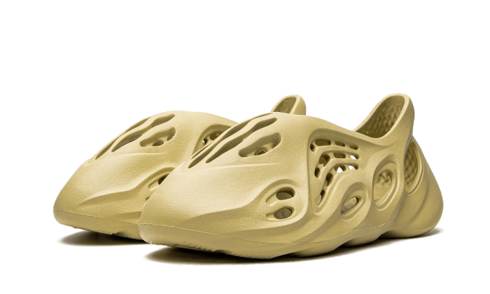 Yeezy Foam RNNR Sulfur (GV6775) - 38 EU - 5 US - Yellow | SOSUKICKS