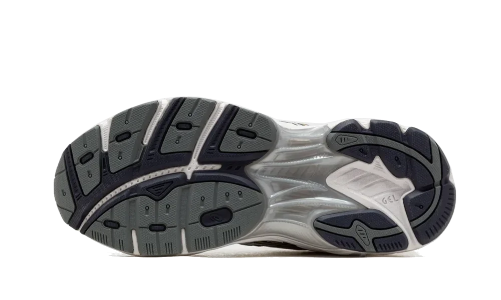 GT-2160 White Pure Silver (1203A275-102) - 37 EU - 4.5 US - White | SOSUKICKS
