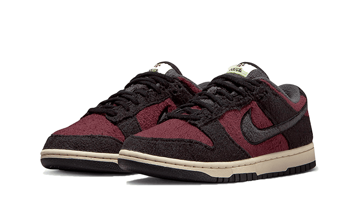 Dunk Low SE Fleece Burgundy Crush (DQ7579-600) - 36 EU - 4 US - Burgundy | SOSUKICKS