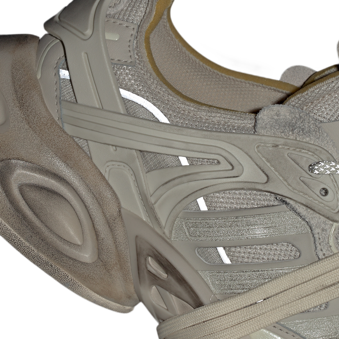 adidas XLG Runner Deluxe Wonder Beige