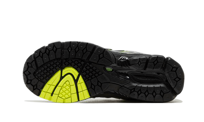 1906R Volt Black (M1906RCG) - 38 EU - 5.5 US - Black | SOSUKICKS