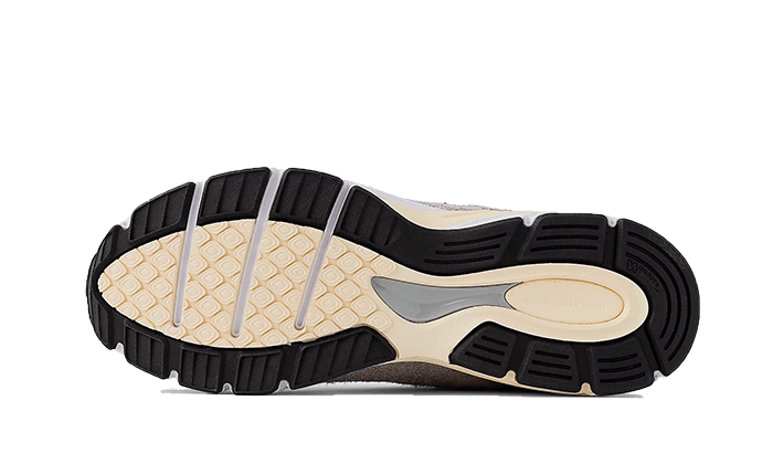 990 V4 Made In USA Grey Suede (U990TA4) - 37.5 EU - 5 US - Gray | SOSUKICKS