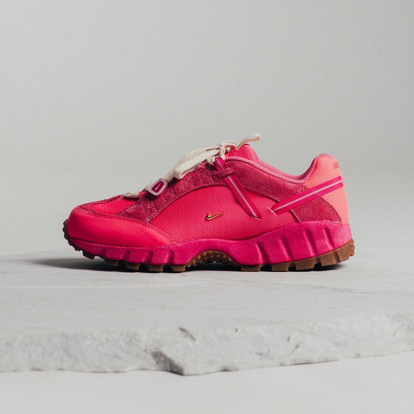 Air Humara LX Jacquemus Pink (DX9999-600) - 37.5 EU - 5 US - Pink | SOSUKICKS
