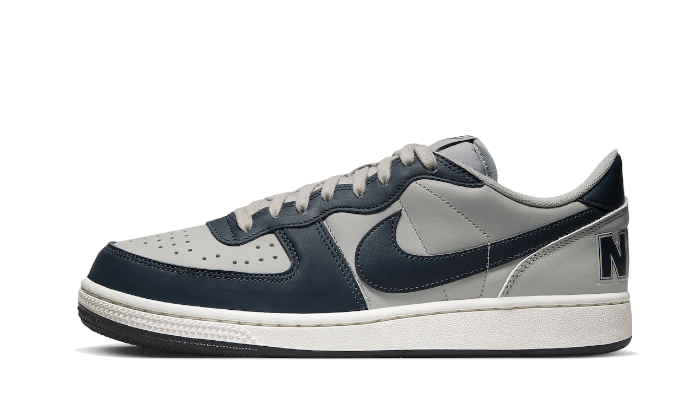 Terminator Low Georgetown (FN6830-001) - EU 35.5–49.5 - Navy | SOSUKICKS