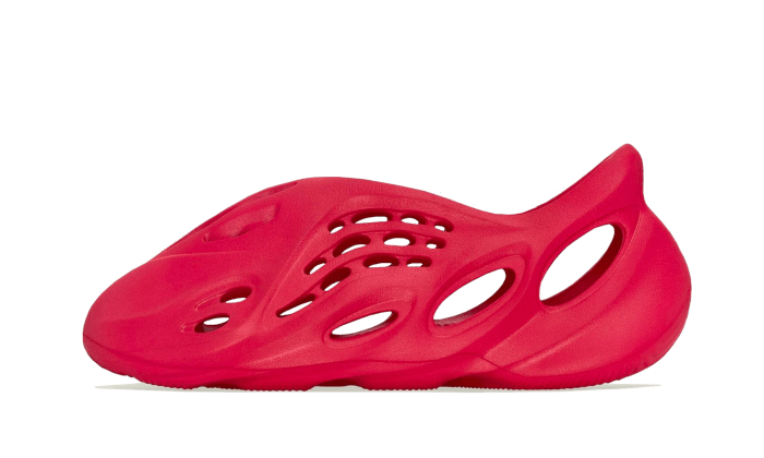 Yeezy Foam RNNR Vermillion (GW3355) - EU 37–47 - Red | SOSUKICKS