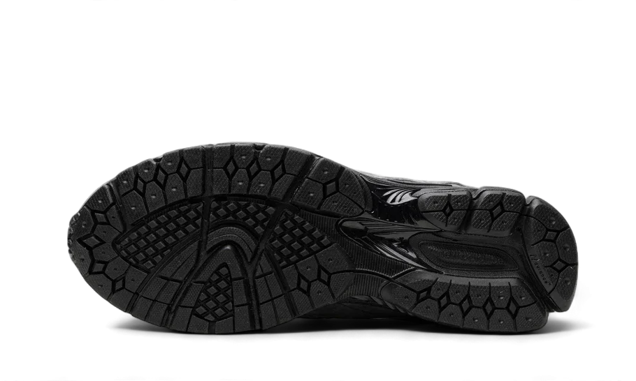 2002R Gore-Tex Charcoal JJJJOUND (M2002RXZ) - 38 EU - 5.5 US - Black | SOSUKICKS