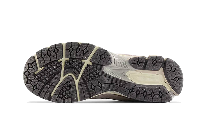 2002R Rain Cloud Angora (M2002RSA) - 37 EU - 4.5 US - Gray | SOSUKICKS