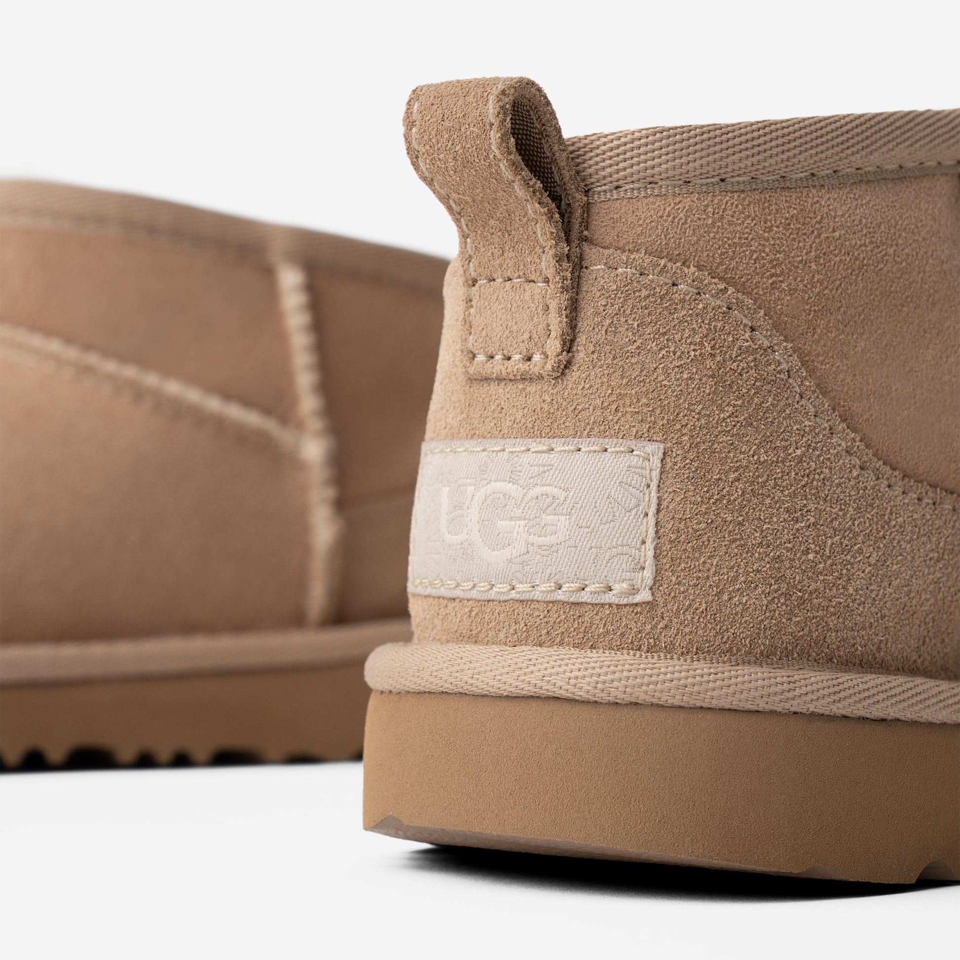 UGG Classic Ultra Mini Boot Sand (Kids)