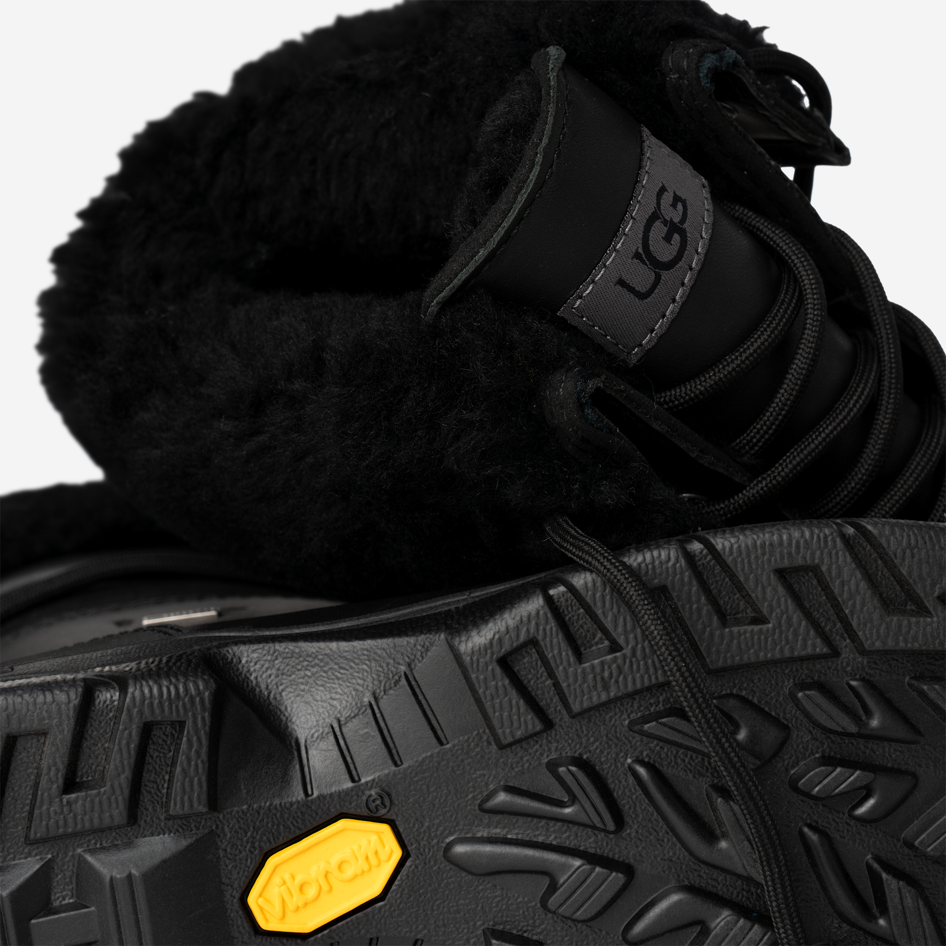UGG Butte Boot Black