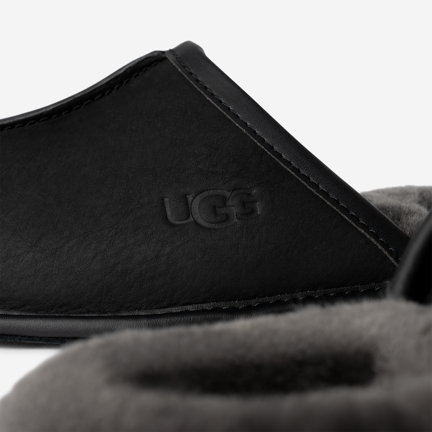 UGG Scuff Leather Slipper Black