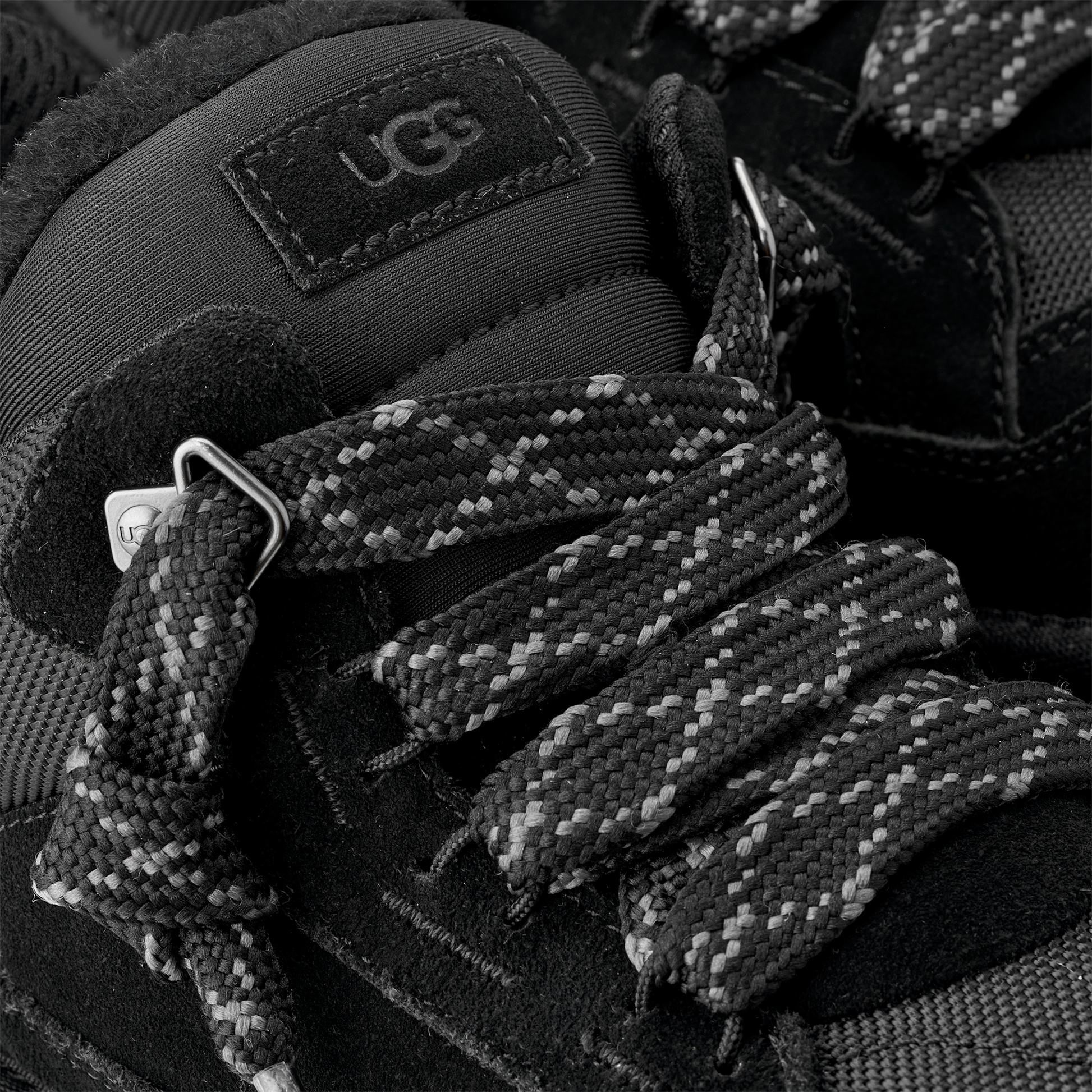 UGG Lowmel Black