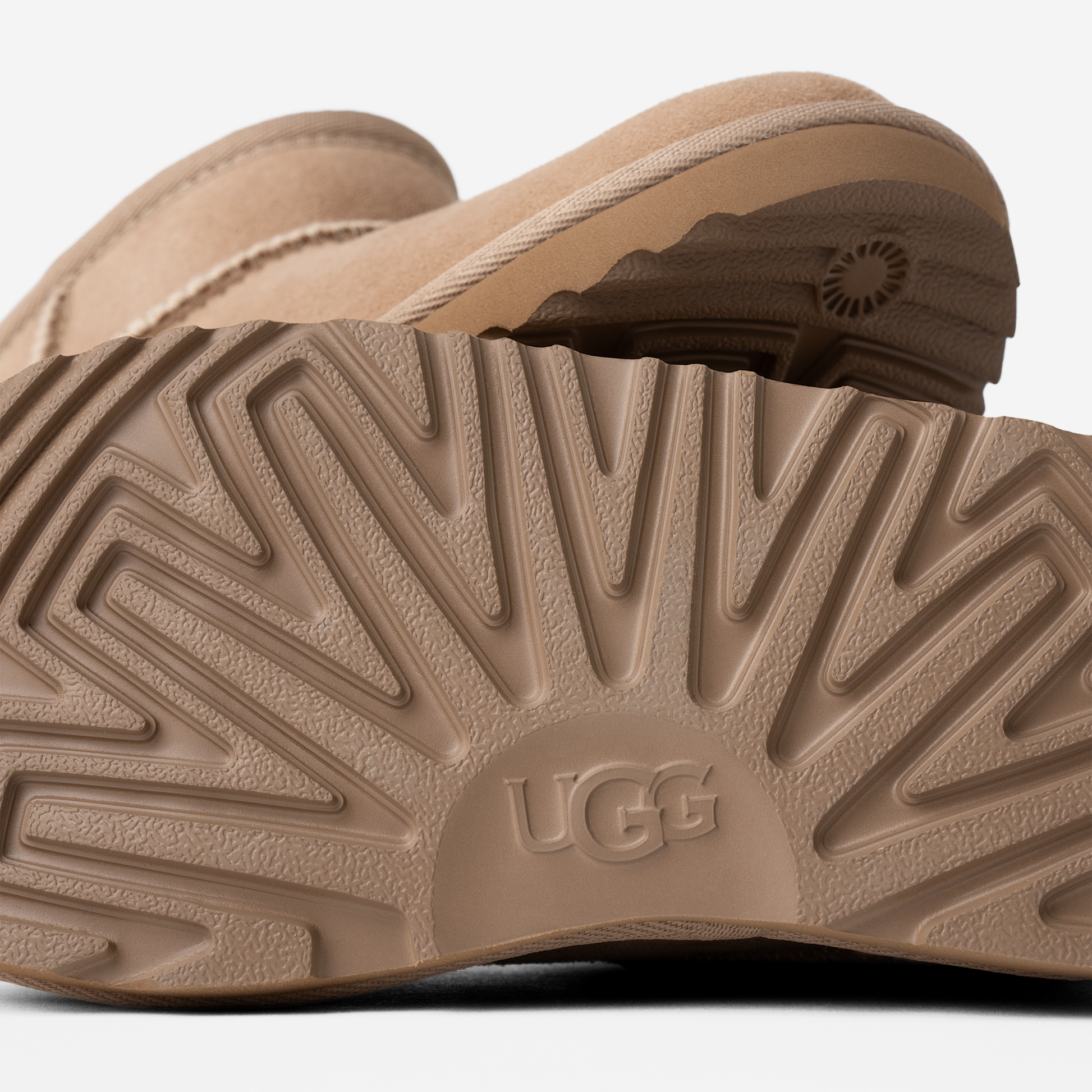 UGG Classic Ultra Mini Boot Sand (Kids)