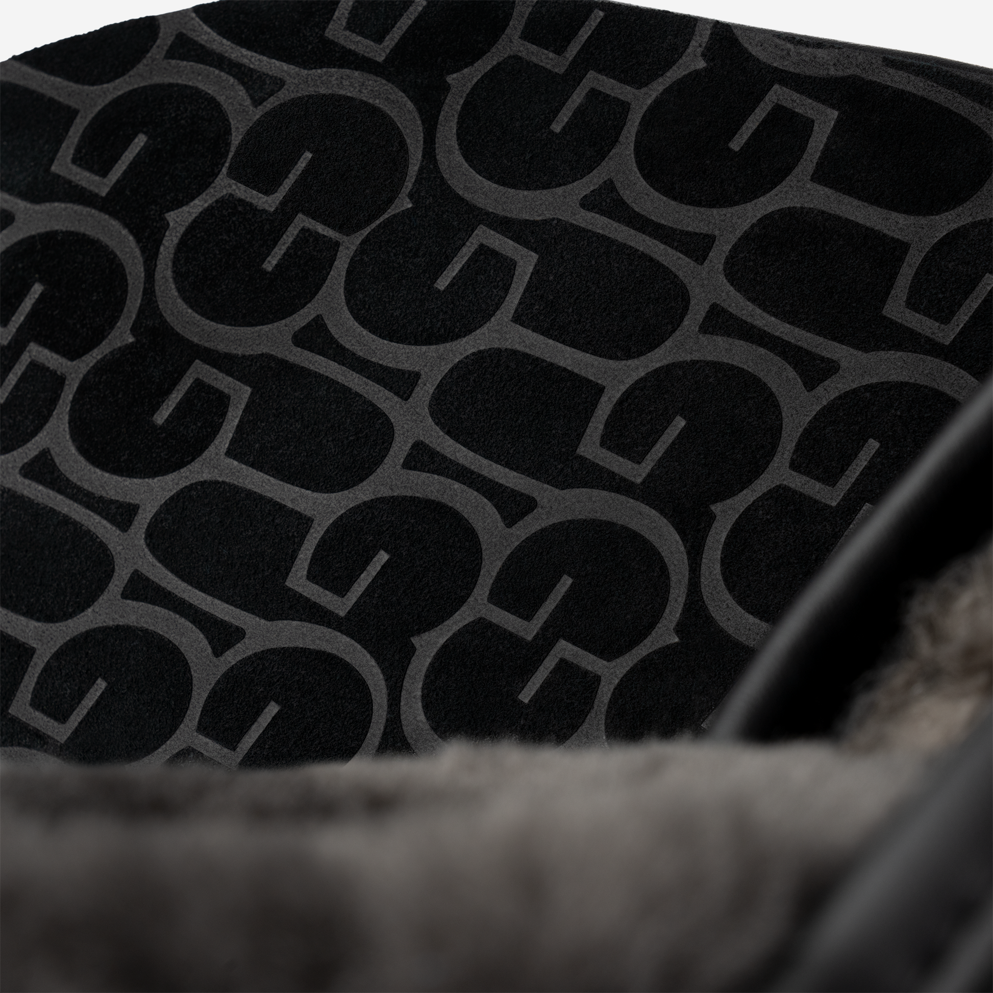 UGG Scuff Leather Slipper Black