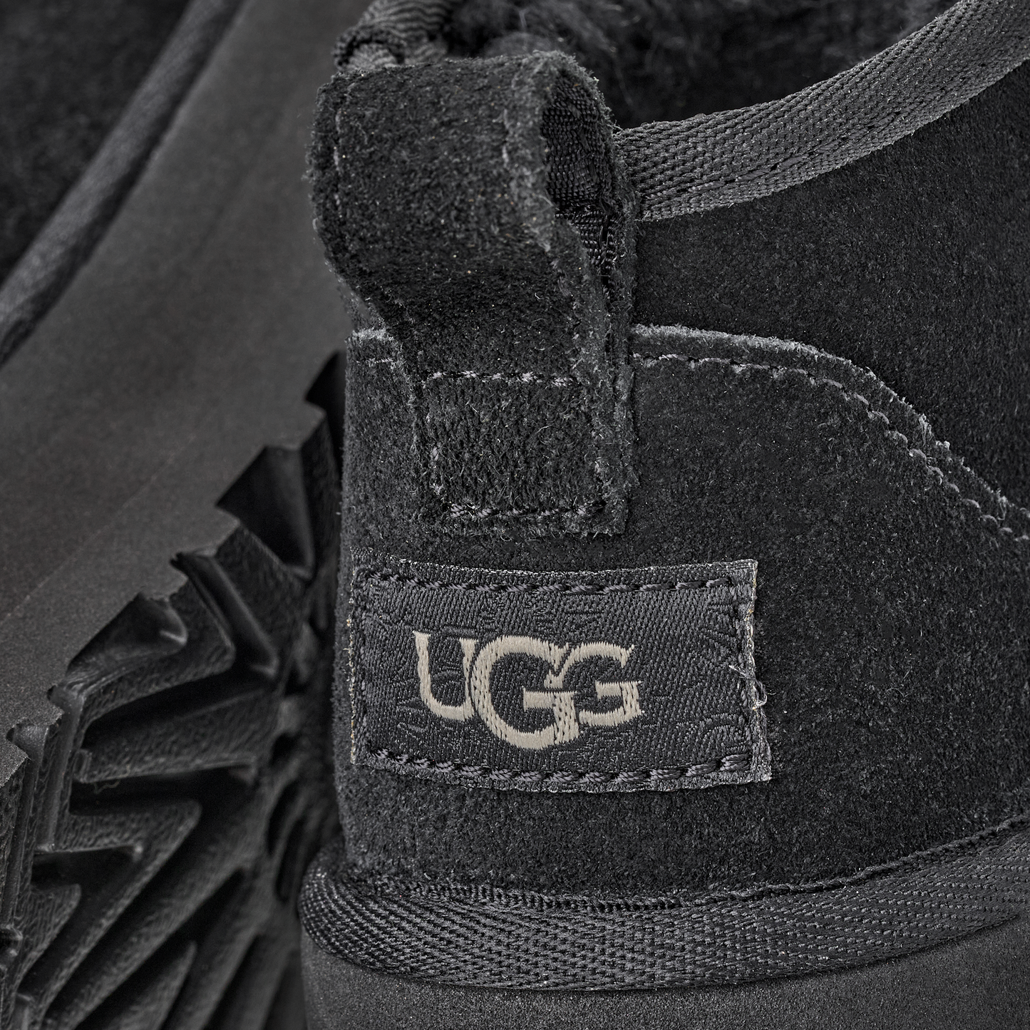 UGG Classic Ultra Mini Platform Boot Black (Kids)