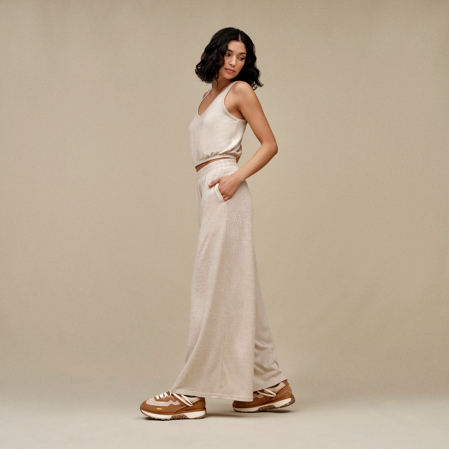 UGG RetroFi Low Chestnut (Women's)