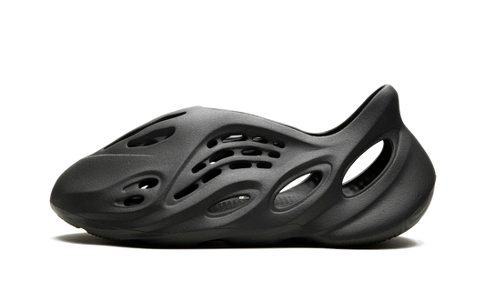 Yeezy Foam RNNR Carbon (IG5349) - EU 37–50 - Black | SOSUKICKS