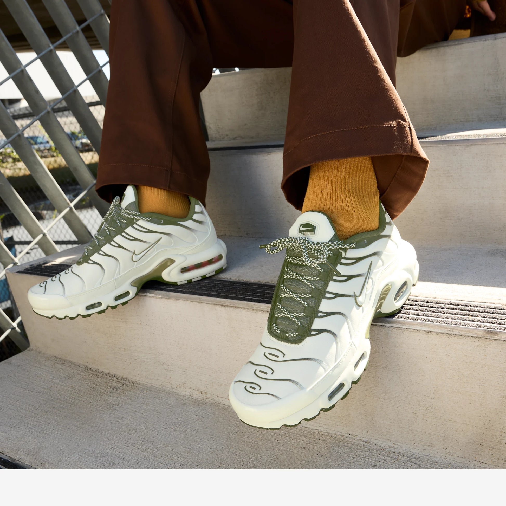 Nike Air Max Plus Phantom Cargo Khaki