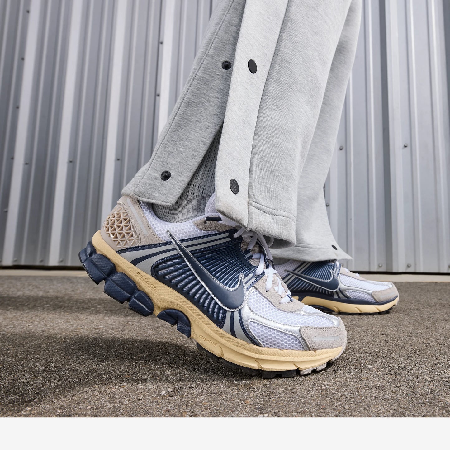 Nike Zoom Vomero 5 Thunder Blue Cream