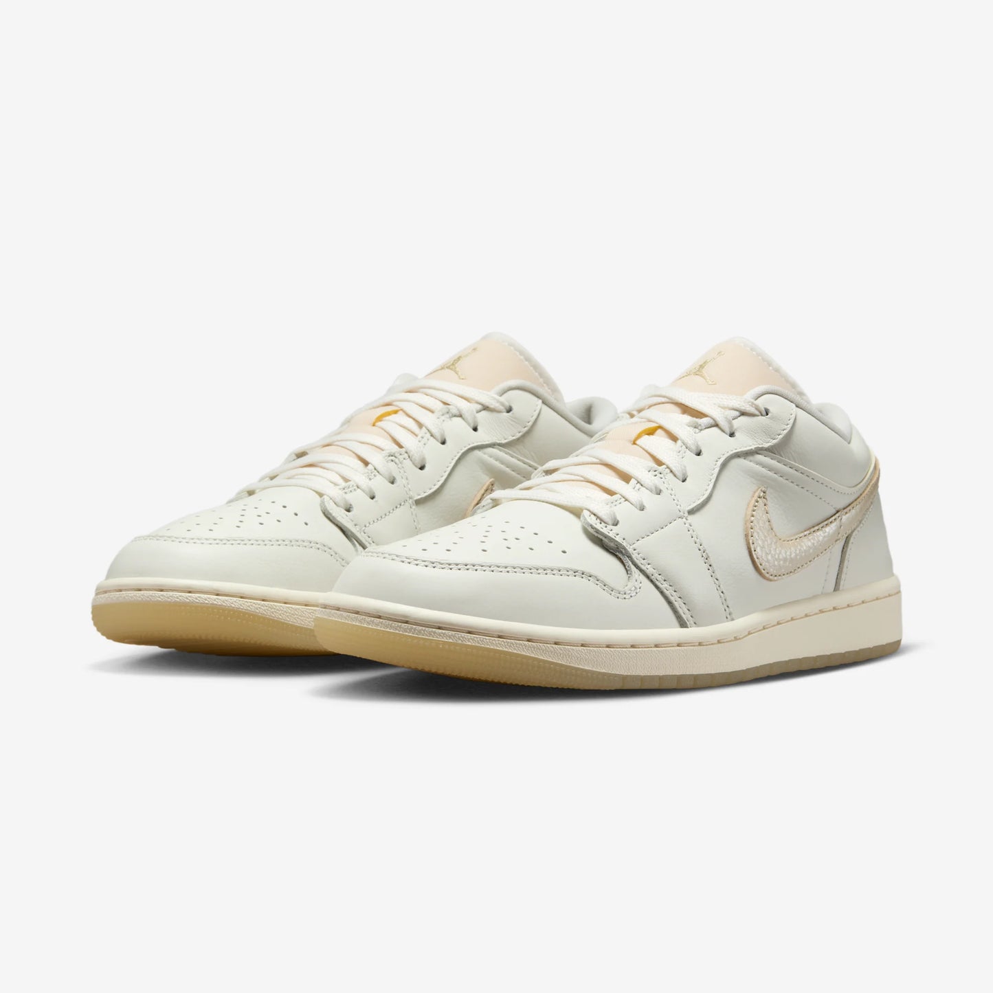 Jordan 1 Low SE Metallic Team Gold (Women's)