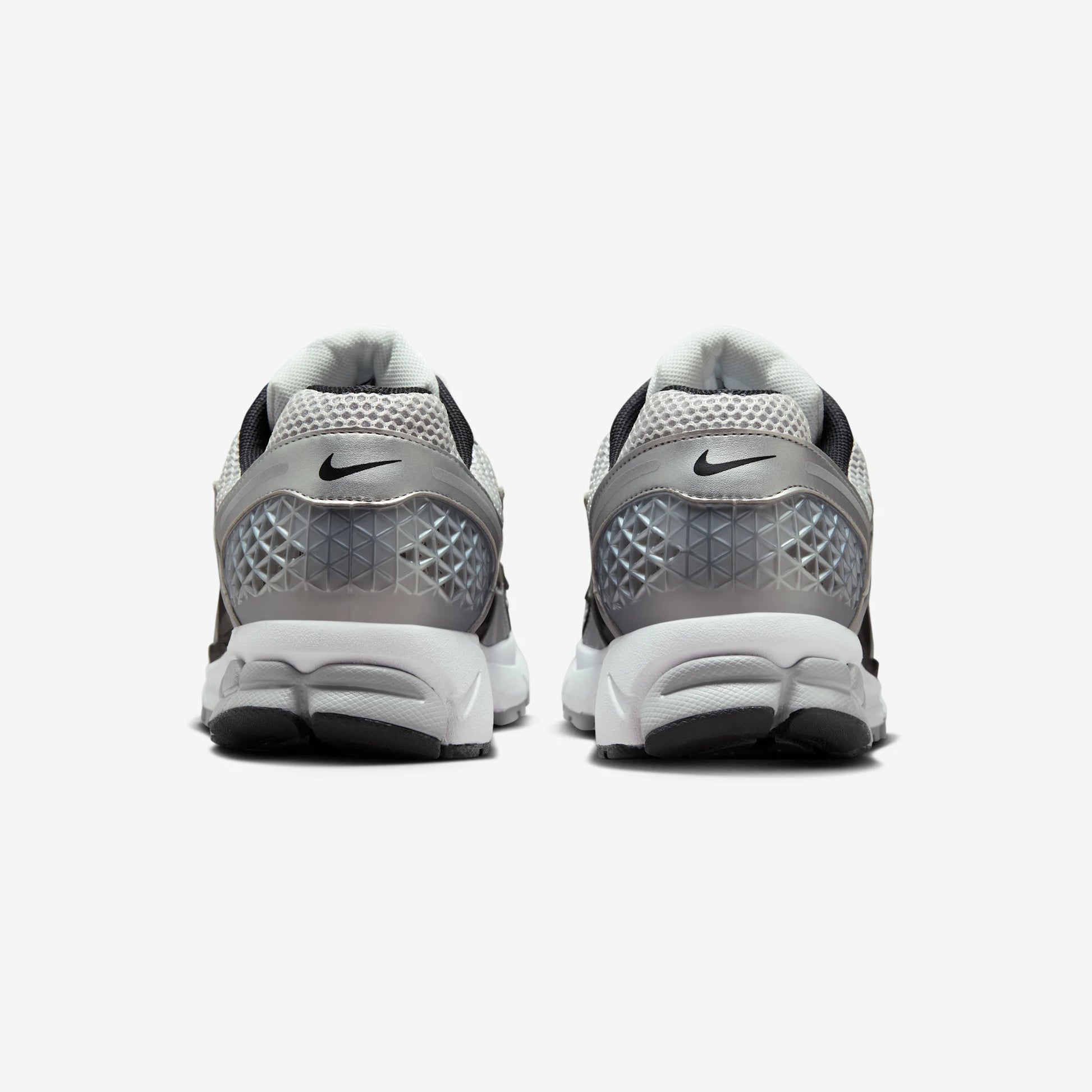 Nike Zoom Vomero 5 Metallic Silver Black