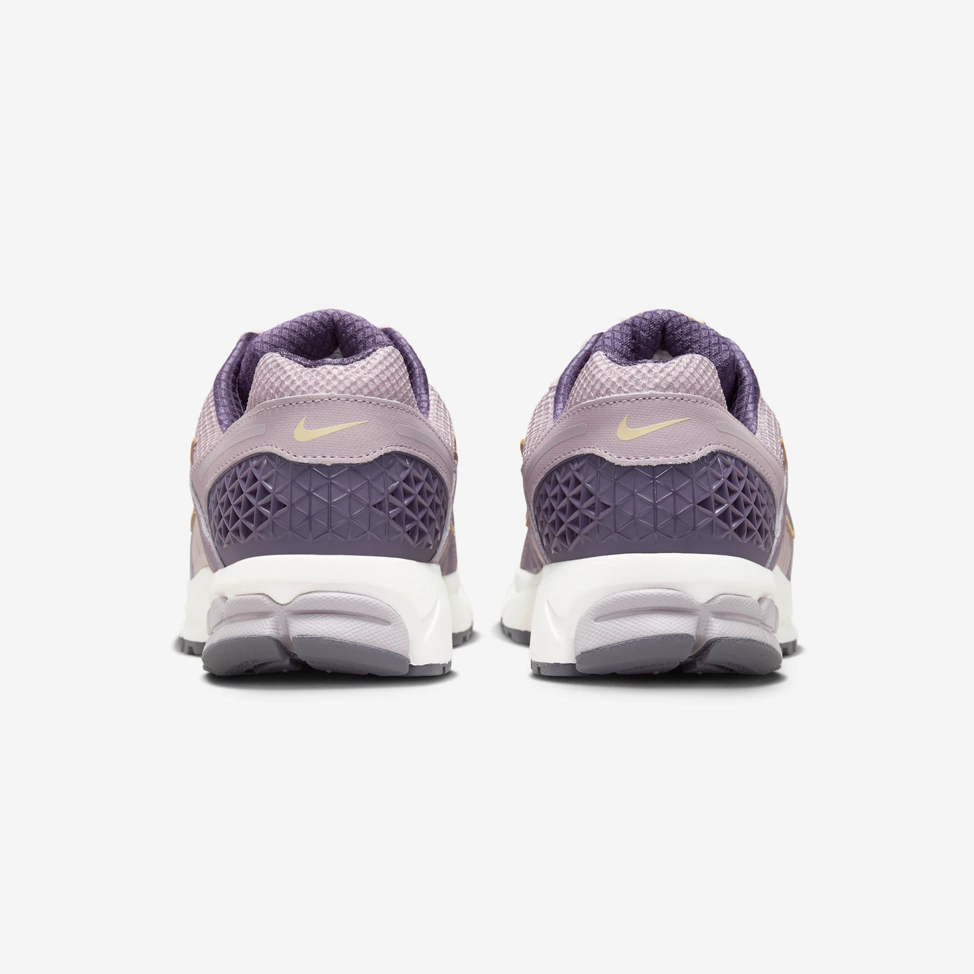 Nike Zoom Vomero 5 Platinum Violet