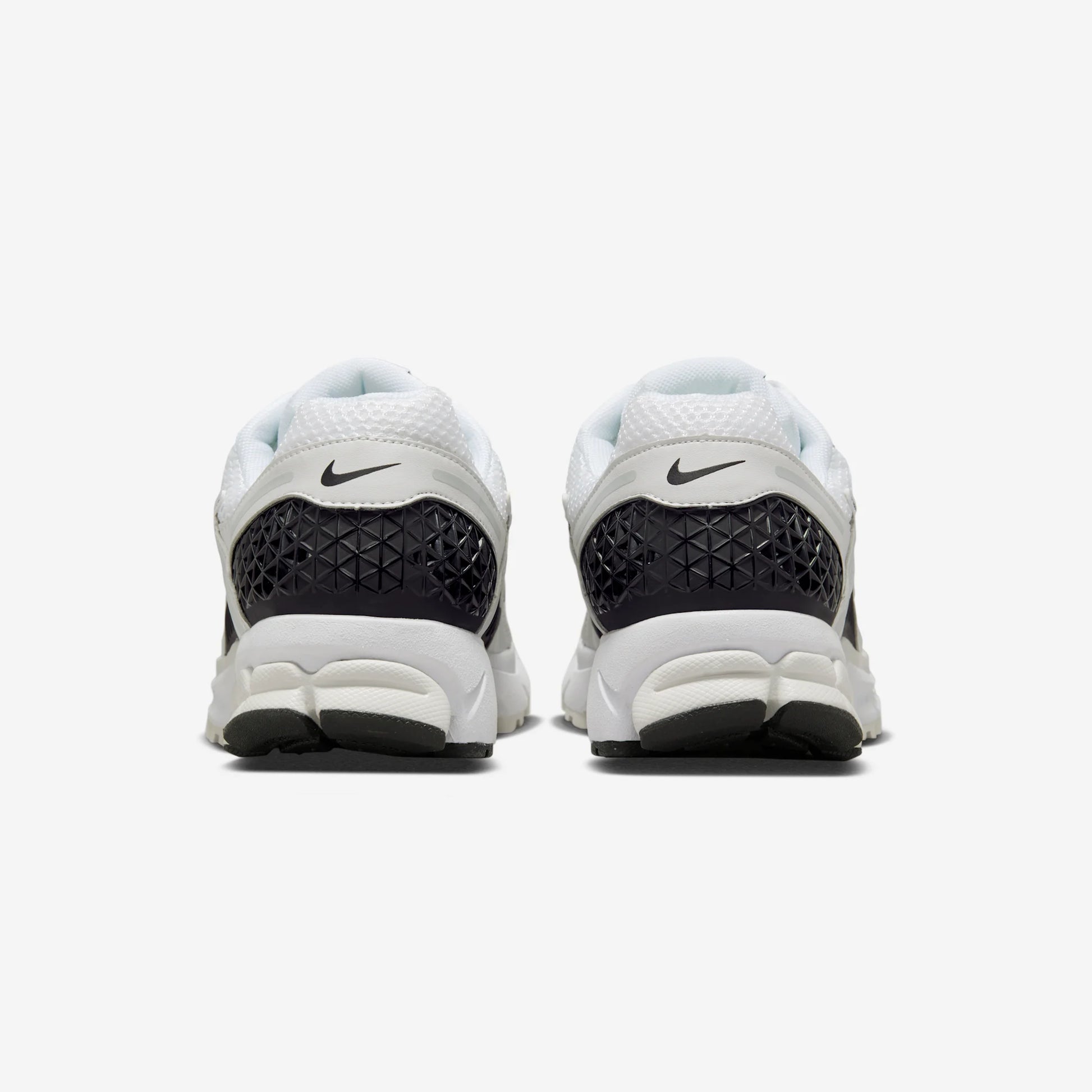 Nike Zoom Vomero 5 White Black