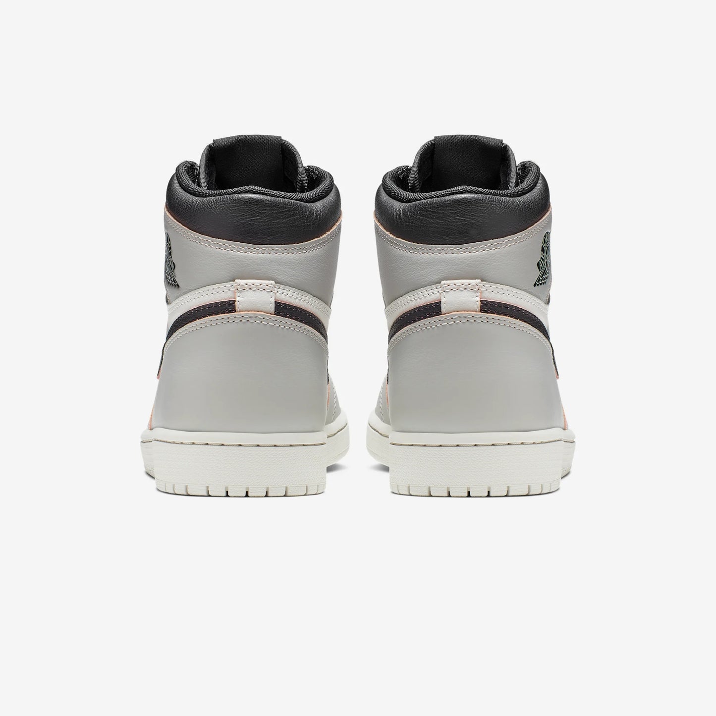 Jordan 1 Retro High OG Defiant SB NYC to Paris