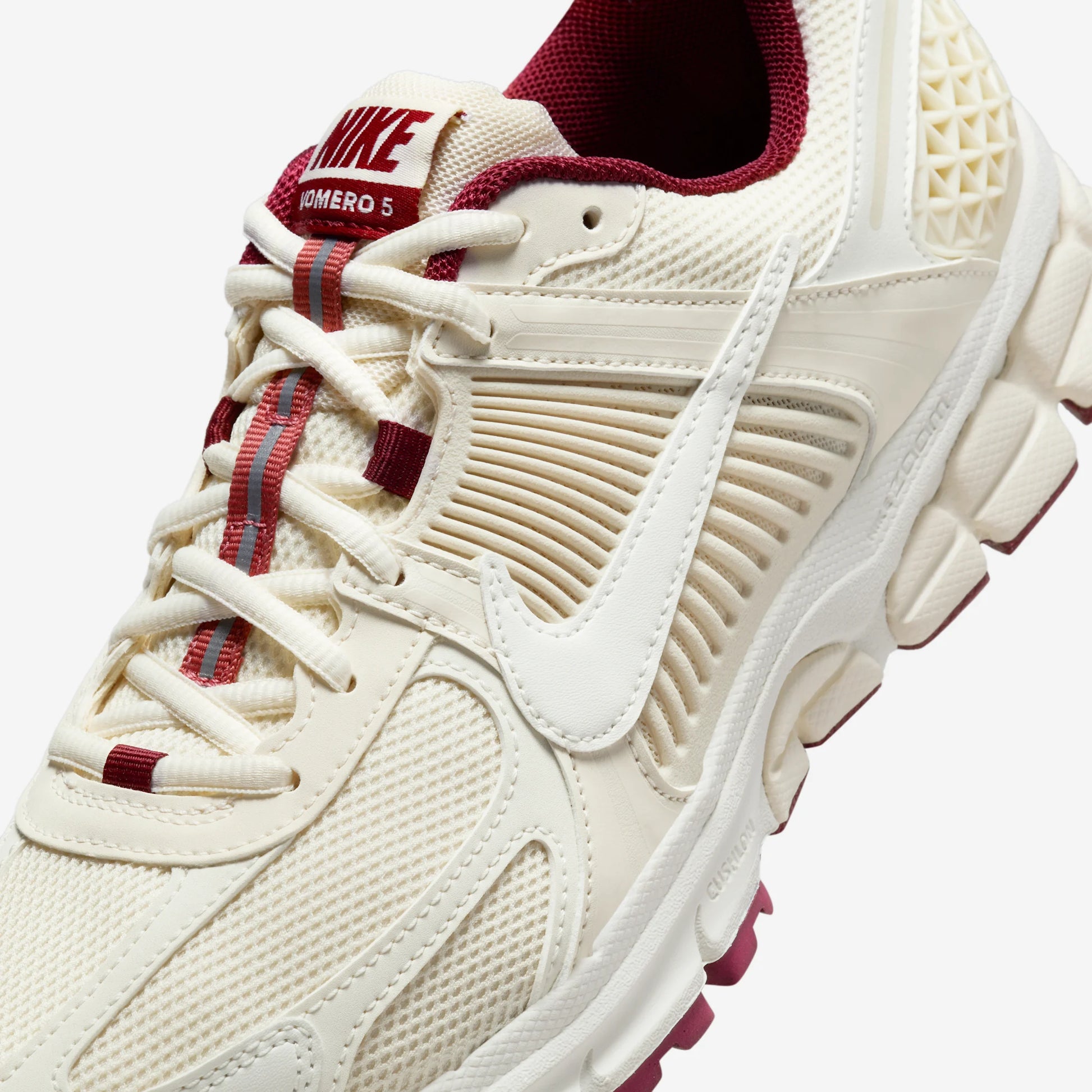 Nike Zoom Vomero 5 Valentine's Day (Women's)
