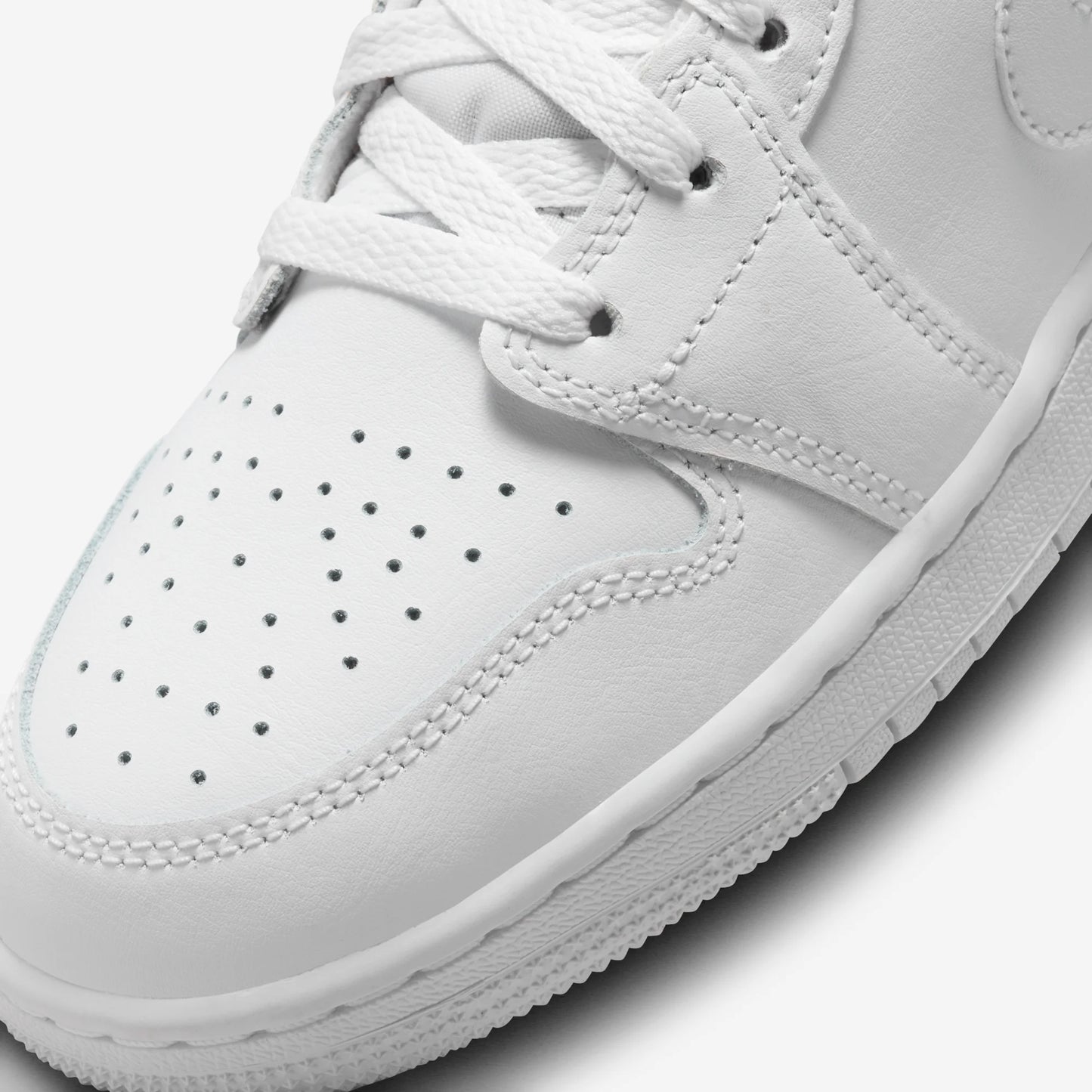 Jordan 1 Mid Triple White (2023) (GS)