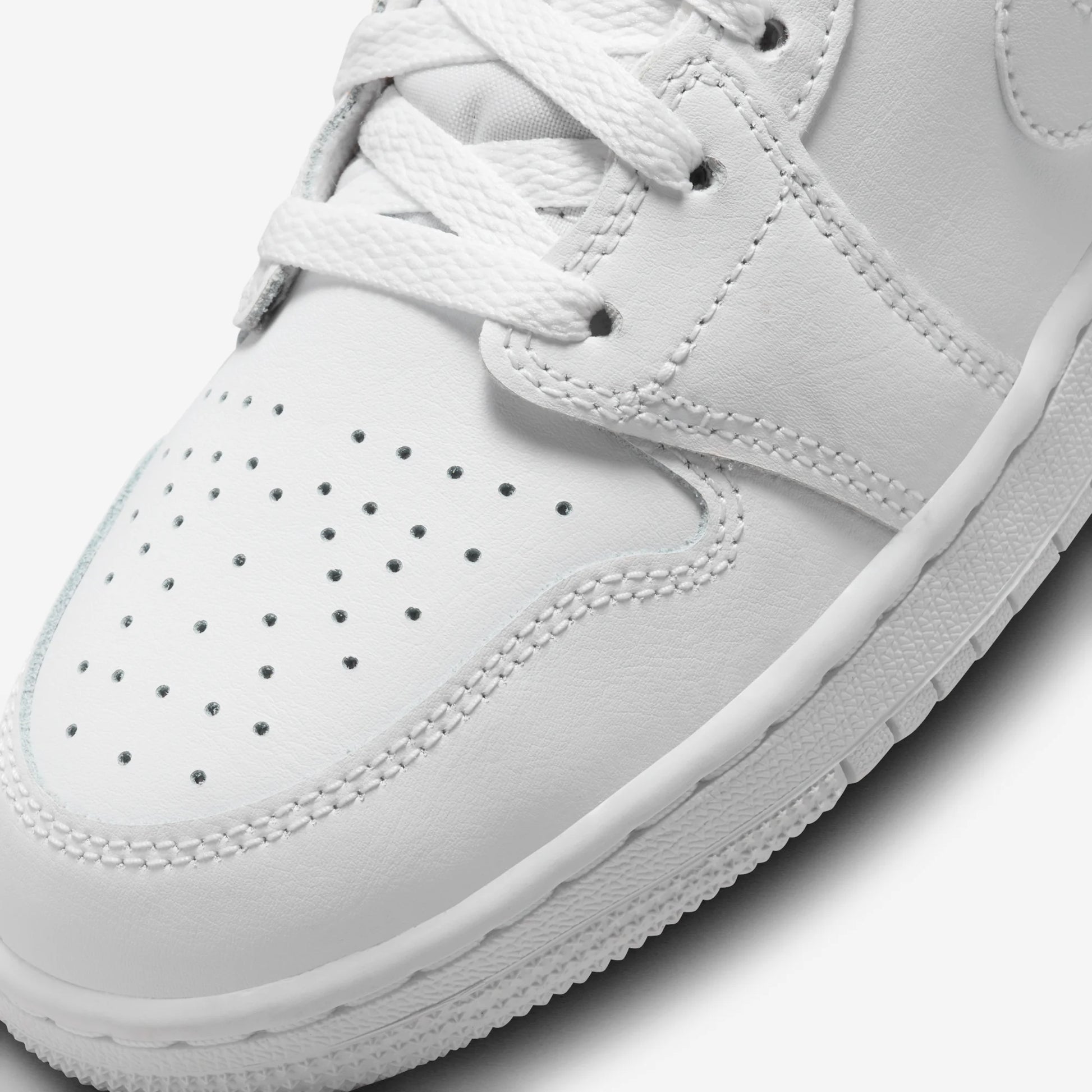 Jordan 1 Mid Triple White (2023) (GS)