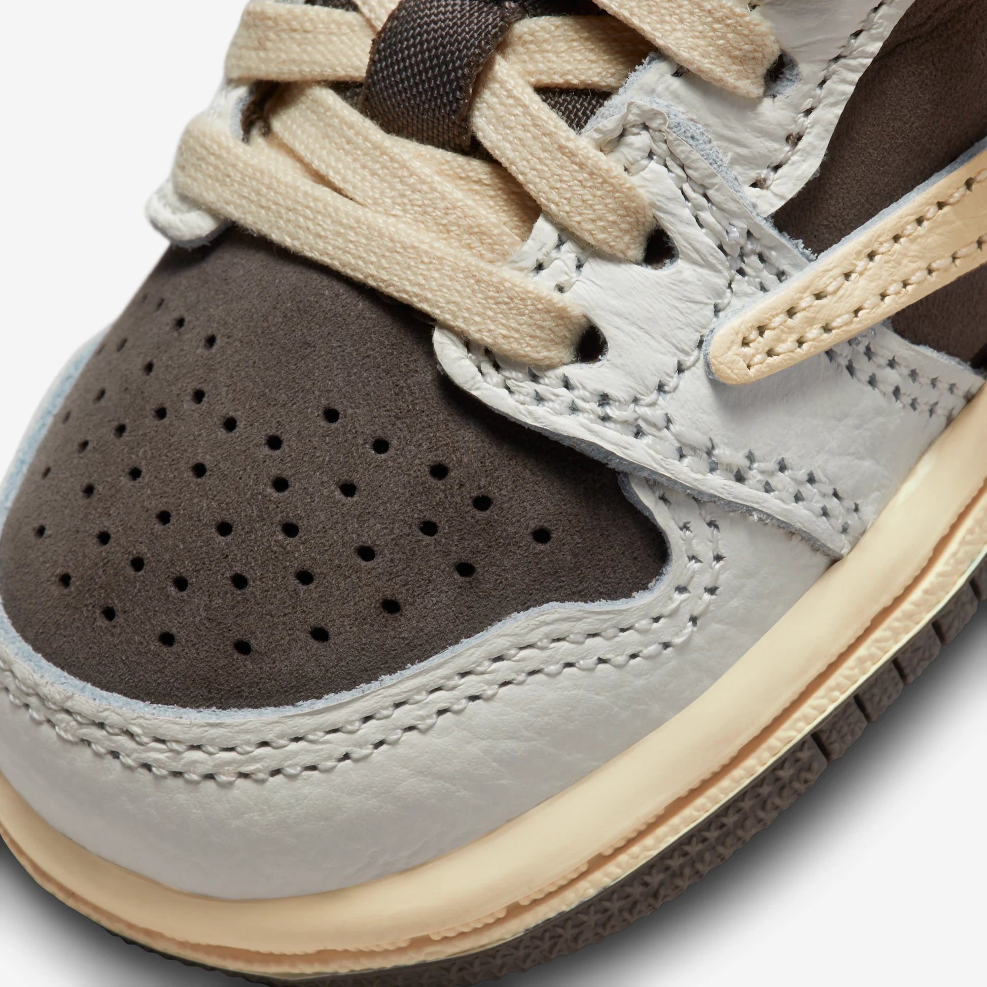 Jordan 1 Retro Low OG SP Travis Scott Reverse Mocha (TD)