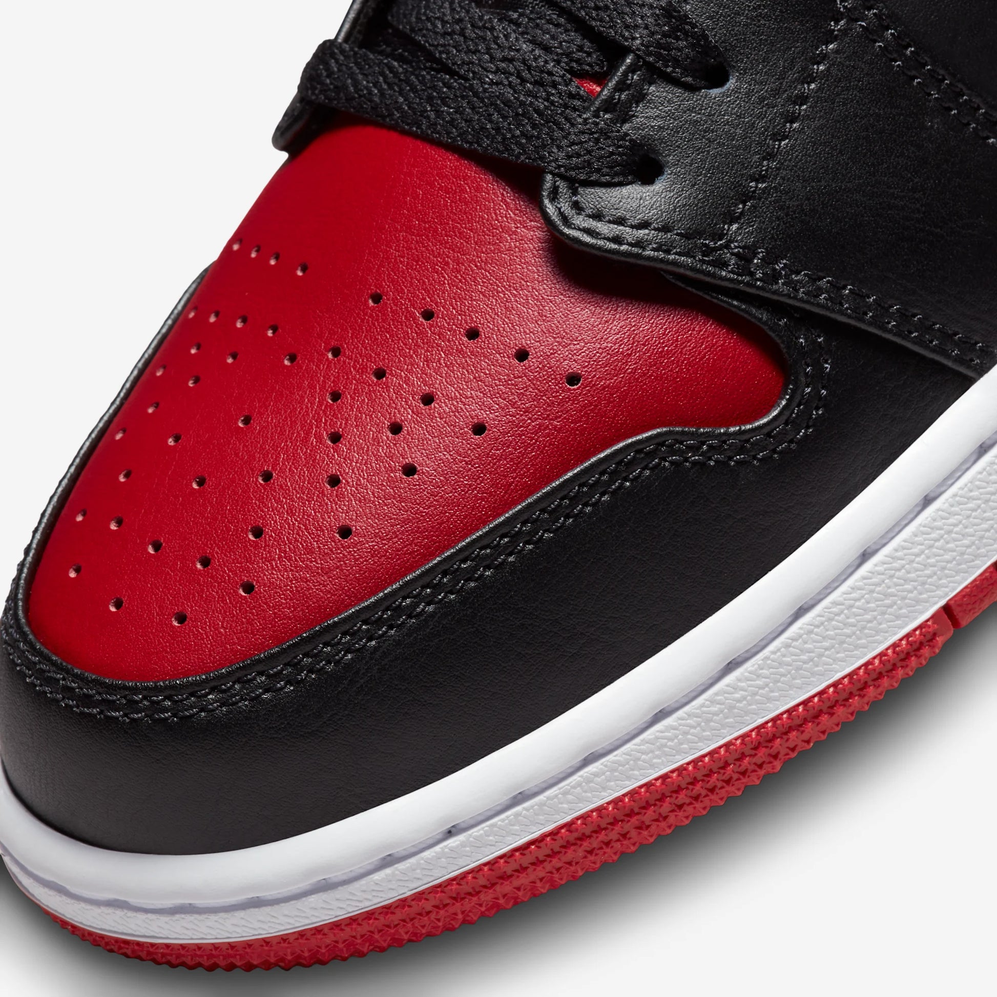 Jordan 1 Low Alternate Bred Toe
