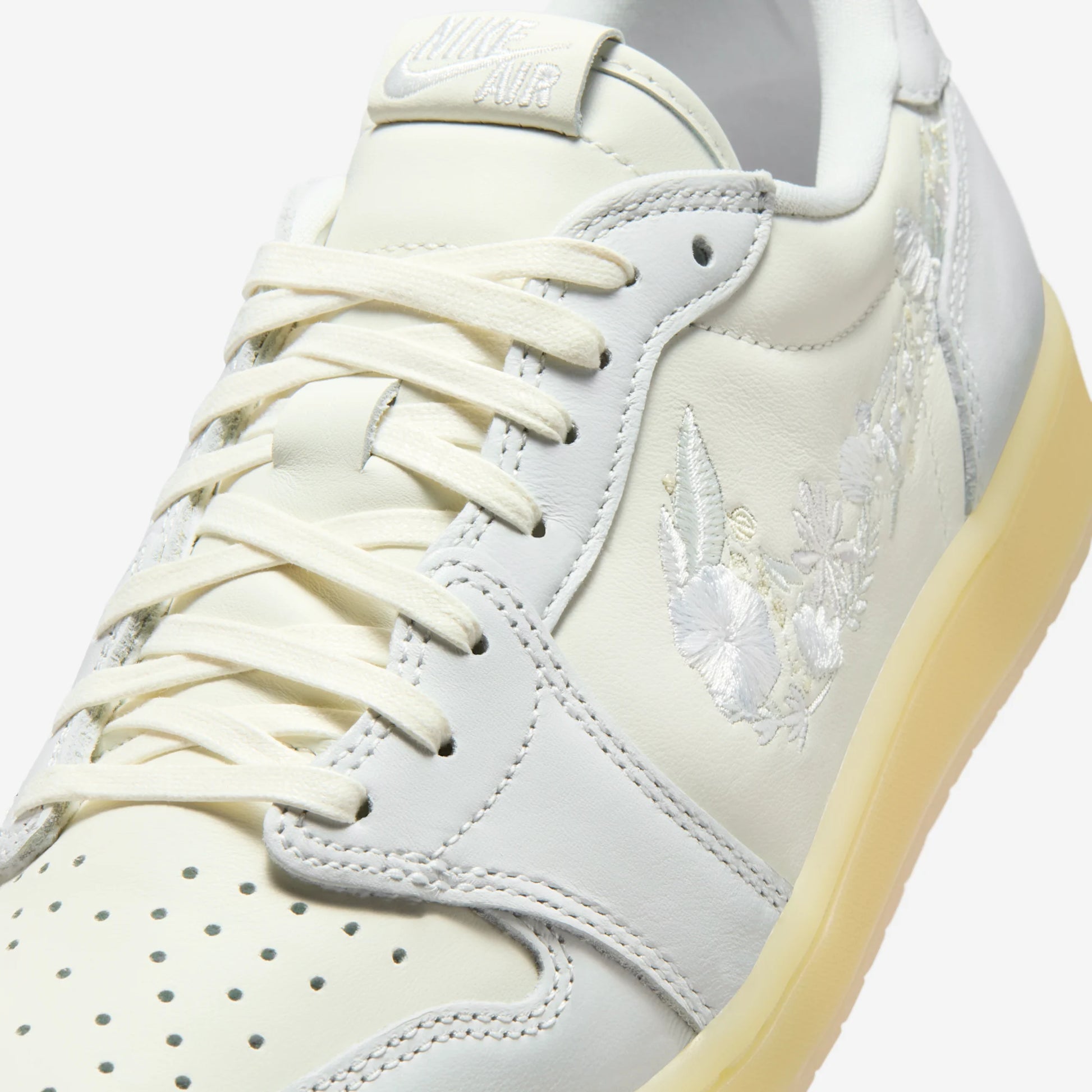 Jordan 1 Retro Low OG Rabbit Floral Swoosh