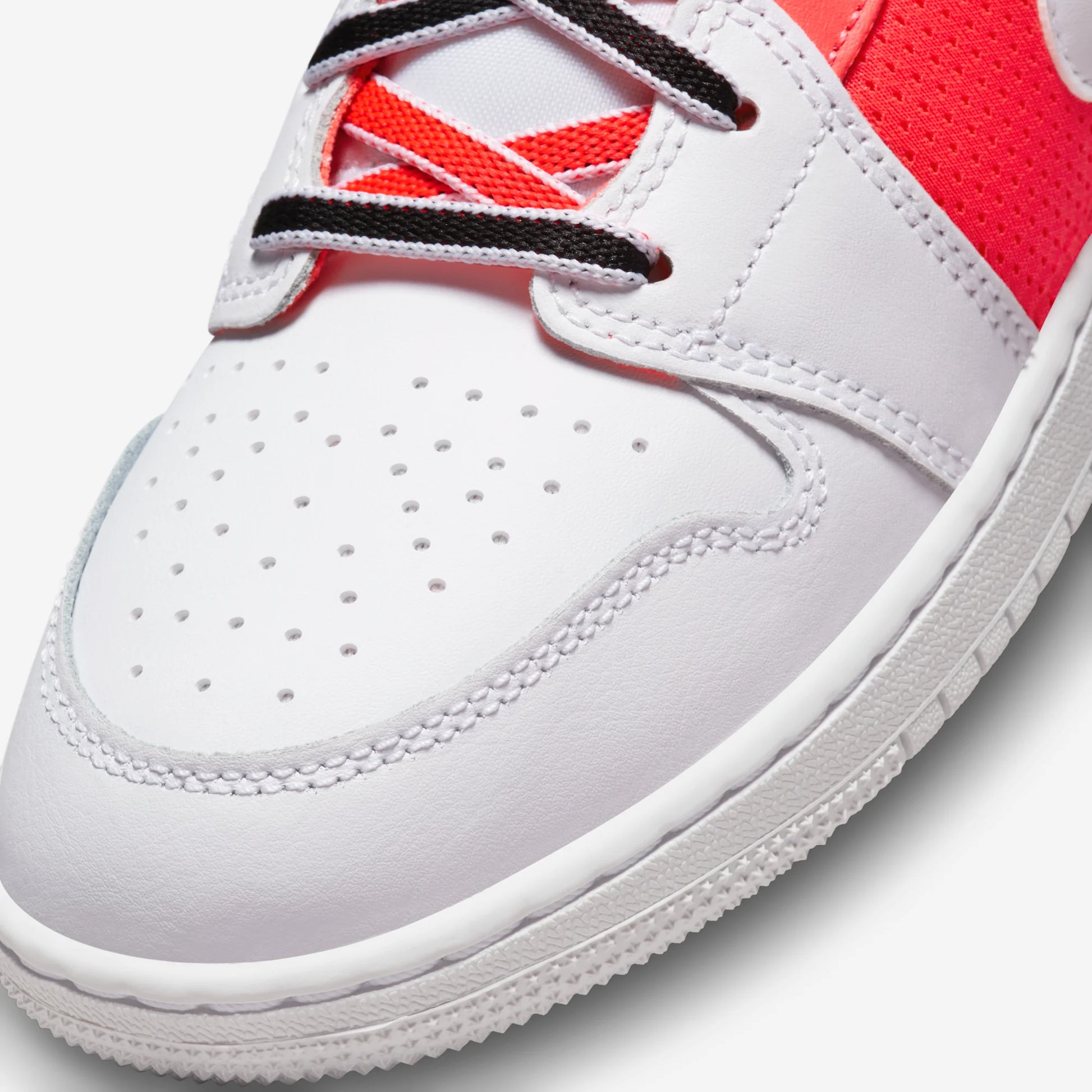 Jordan 1 Mid SE White Black Infrared (GS)